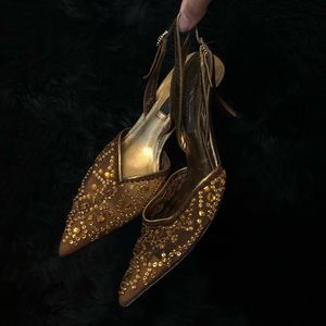 Slingback kitten heels